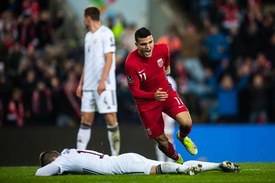 Mohamed Elyounoussi of Norway celebrates