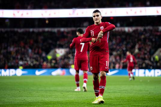 Mohamed Elyounoussi of Norway celebrates