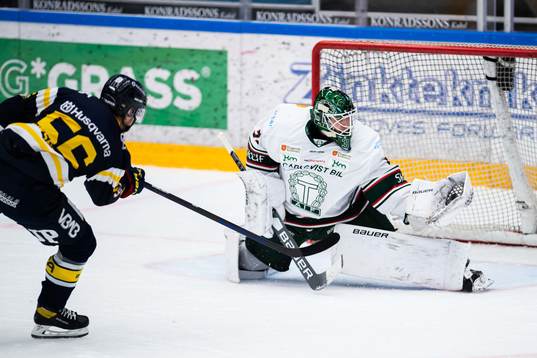 Bläddra bland fler bilder av Ishockey, Hockeyallsvenskan, HV71 - Tingsryd