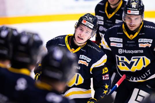 s Kalle Holm jublar