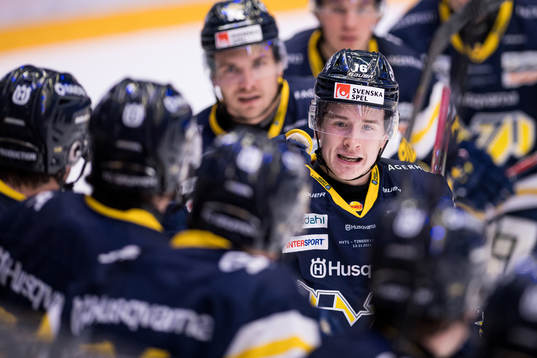 s Kalle Holm jublar