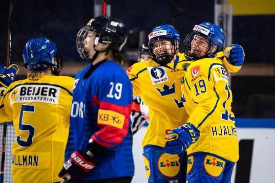 Olivia Carlsson of Sweden celebrate with teammates