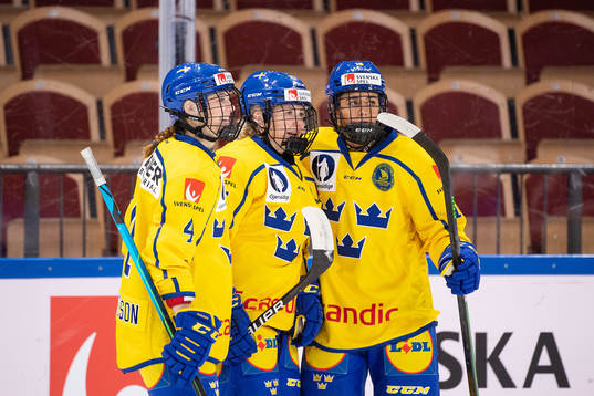Linnea Andersson, Lina Ljungblom and Linnea Johansson of