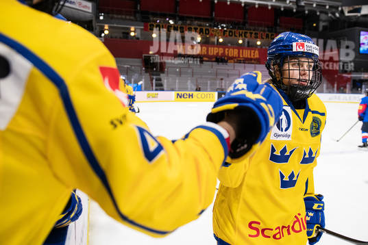 Josefin Bouveng of Sweden celebrates