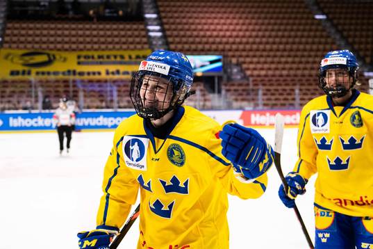 Johanna Fällman of Sweden celebrates