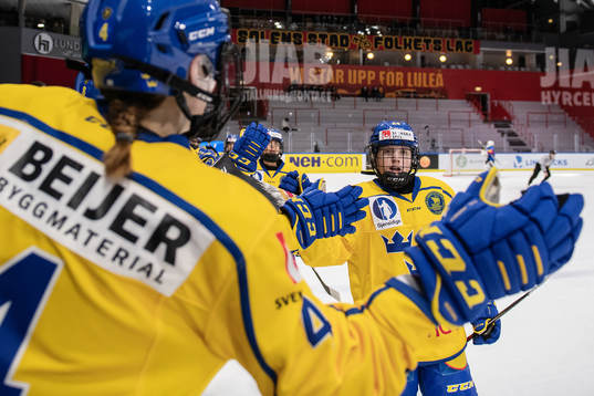 Felizia Wikner-Zienkiewicz of Sweden celebrates