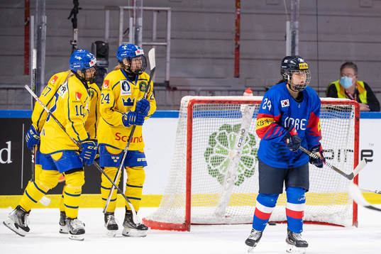 Felizia Wikner-Zienkiewicz of Sweden celebrates