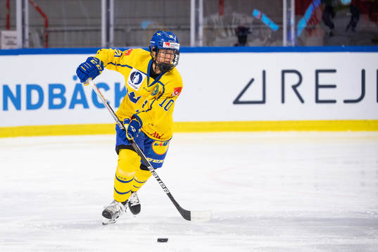 Mina Waxin of Sweden