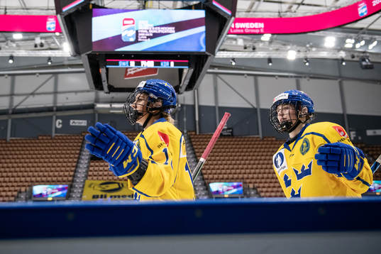 Linnea Johansson and Linnea Andersson of Sweden