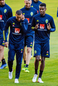 Dejan Kulusevski and Alexander Isak of the Swedish national