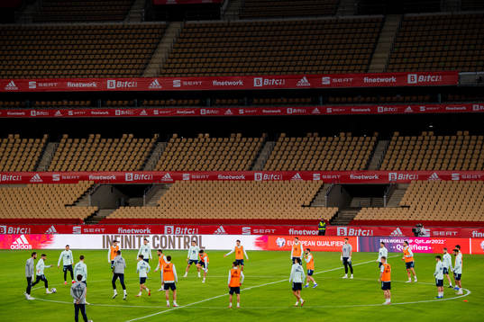 General view of a training session with the Spanish