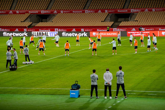 General view of a training session with the Spanish
