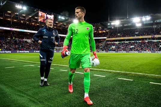 Frode Grodås and goalkeeper Ørjan Håskjold Nyland of
