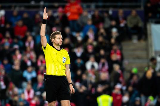 Lawrence Visser, referee