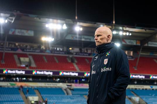 Ståle Solbakken, head coach of Norway, looks dejected