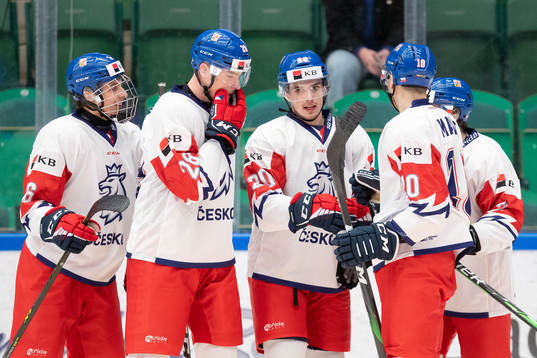Tomas Urban of Czech Republic celebrating with teammates