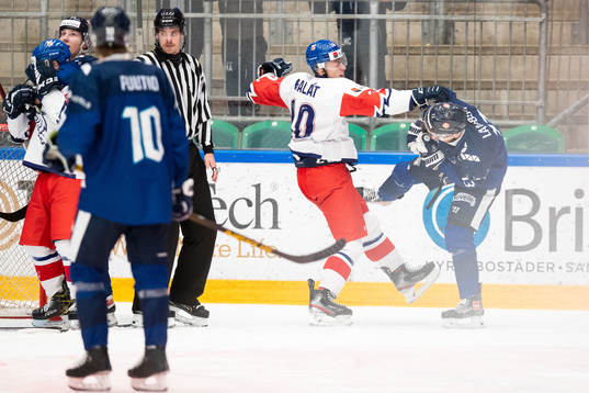 Sebastian Malat of Czech Republic and Brad Lambert of