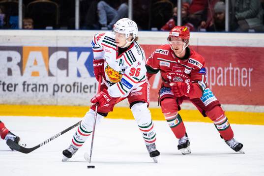 Moras Lukas Wernblom och Modos Riley Woods