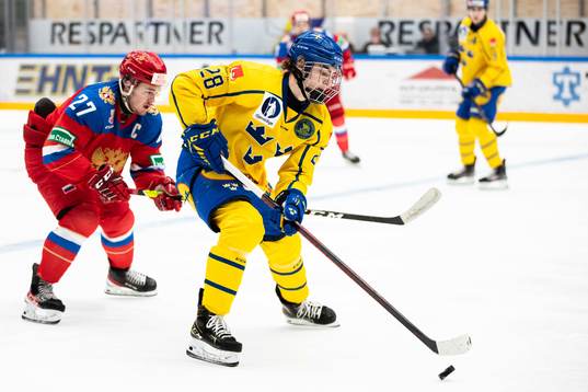 Pavel Tytnev of Russia and Liam Öhgren of Sweden