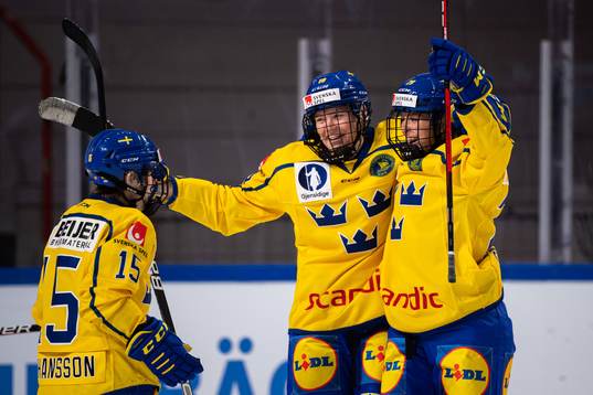 Sara Hjalmarsson and Olivia Carlsson of Sweden celebrates