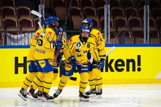 Lina Ljungblom of Sweden celebrate with teammates