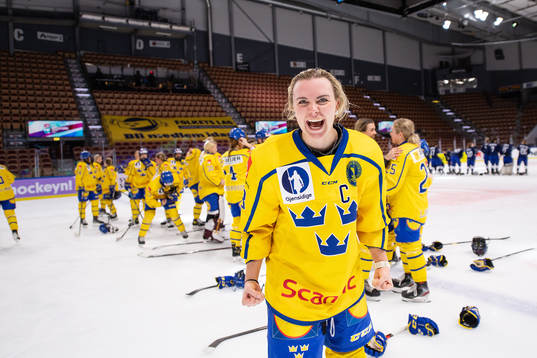 Bläddra bland fler bilder av Ice Hockey, IIHF Women's Olympic Qualification, Sweden - France