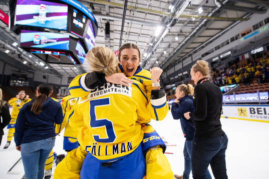 Johanna Fällman and Linnea Johansson of Sweden celebrate