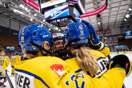 Hanna Olsson, Linnea Johansson and Josefin Bouveng of