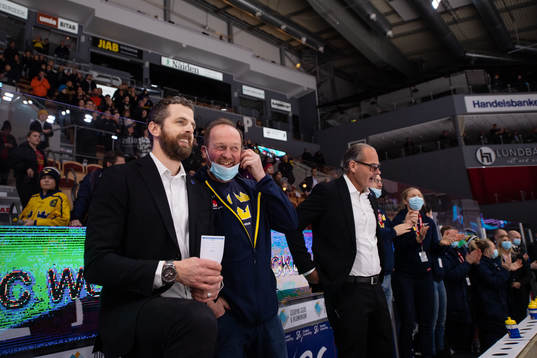 head coach Ulf Lundberg and assistant coach Andreas