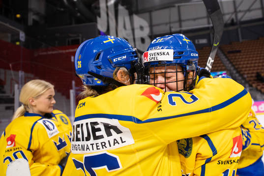 Hanna Olsson and Josefin Bouveng of Sweden celebrate