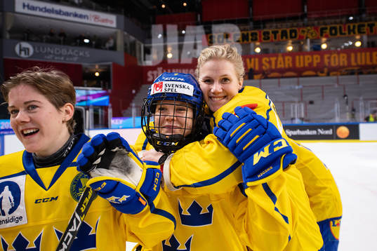 Lisa Johansson, Linnea Hedin and Johanna Fällman of Sweden