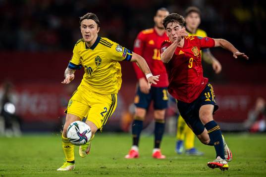 Kristoffer Olsson of Sweden and Gavi of Spain
