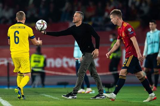 Ludwig Augustinsson of Sweden and head coach Luis Enrique