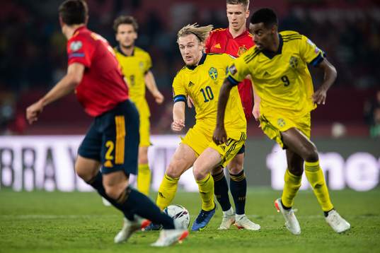 Emil Forsberg and Alexander Isak of Sweden