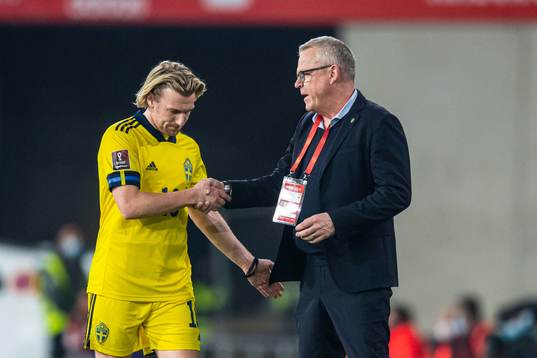 Emil Forsberg and head coach Janne Andersson of Sweden