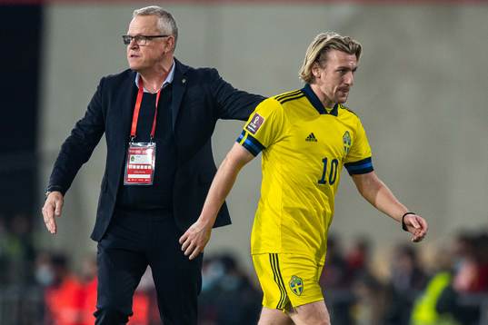 Emil Forsberg and head coach Janne Andersson of Sweden