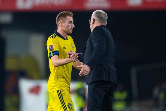 Dejan Kulusevski and head coach Janne Andersson of Sweden