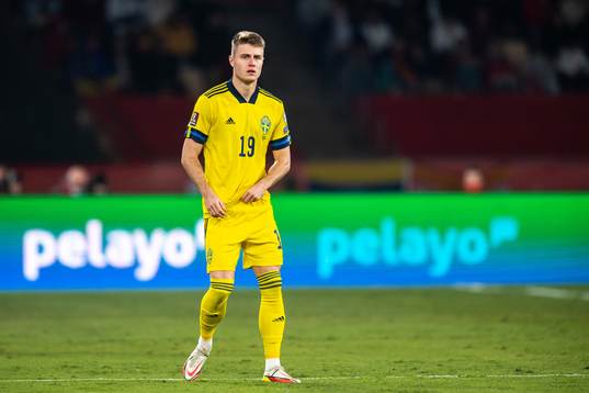 Emil Forsberg and head coach Janne Andersson of Sweden