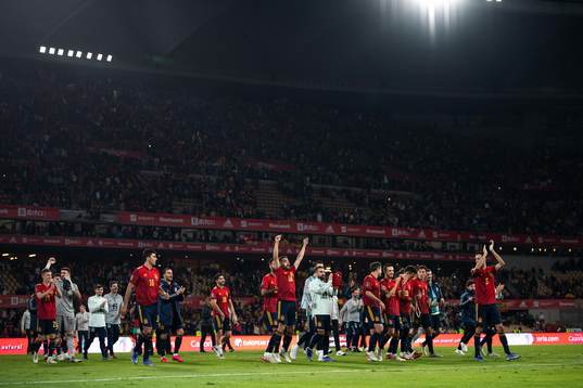 Players of Spain celebrate