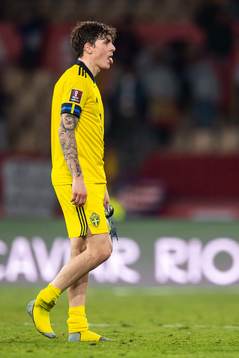 Victor Nilsson Lindelöf of Sweden looks dejected