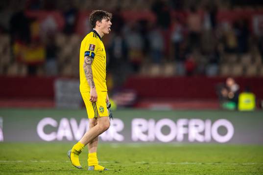 Victor Nilsson Lindelöf of Sweden looks dejected