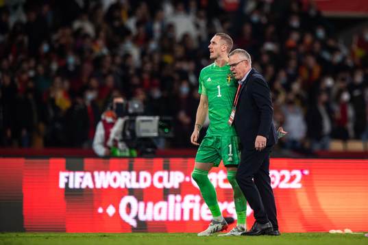 Head coach Janne Andersson and goalkeeper Robin Olsen of
