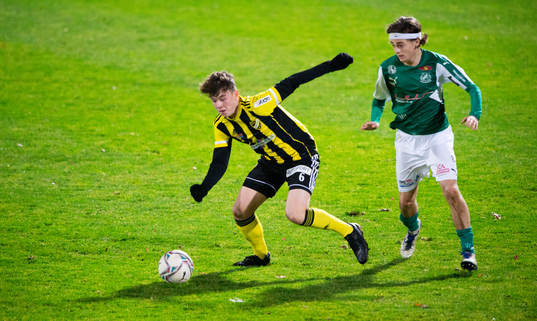 IFK Hässleholms Max Nilsson i matchen i division 2 mellan