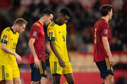 Dejan Kulusevski and Alexander Isak of Sweden looks dejected