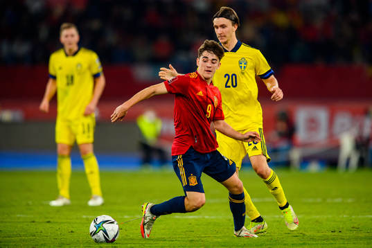 Gavi and Kristoffer Olsson of Sweden