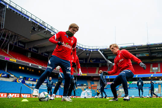 Jens Petter Hauge and Mats Møller Dæhli of the Norwegian