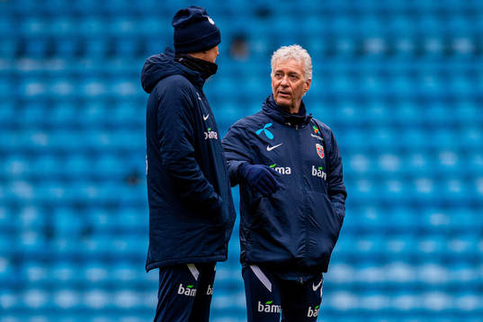 Ståle Solbakken, head coach, and Ola Sand, doctor of the