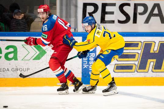 Daniil Kuzmin of Russia and William Wallinder of Sweden