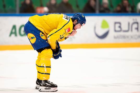 Leo Lööf of Sweden in pain
