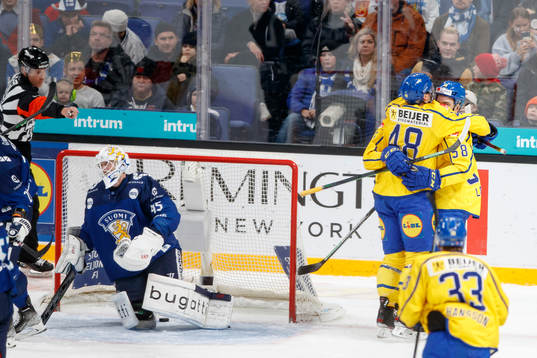 Carl Klingberg and Anton Lander of Sweden celebrating goal